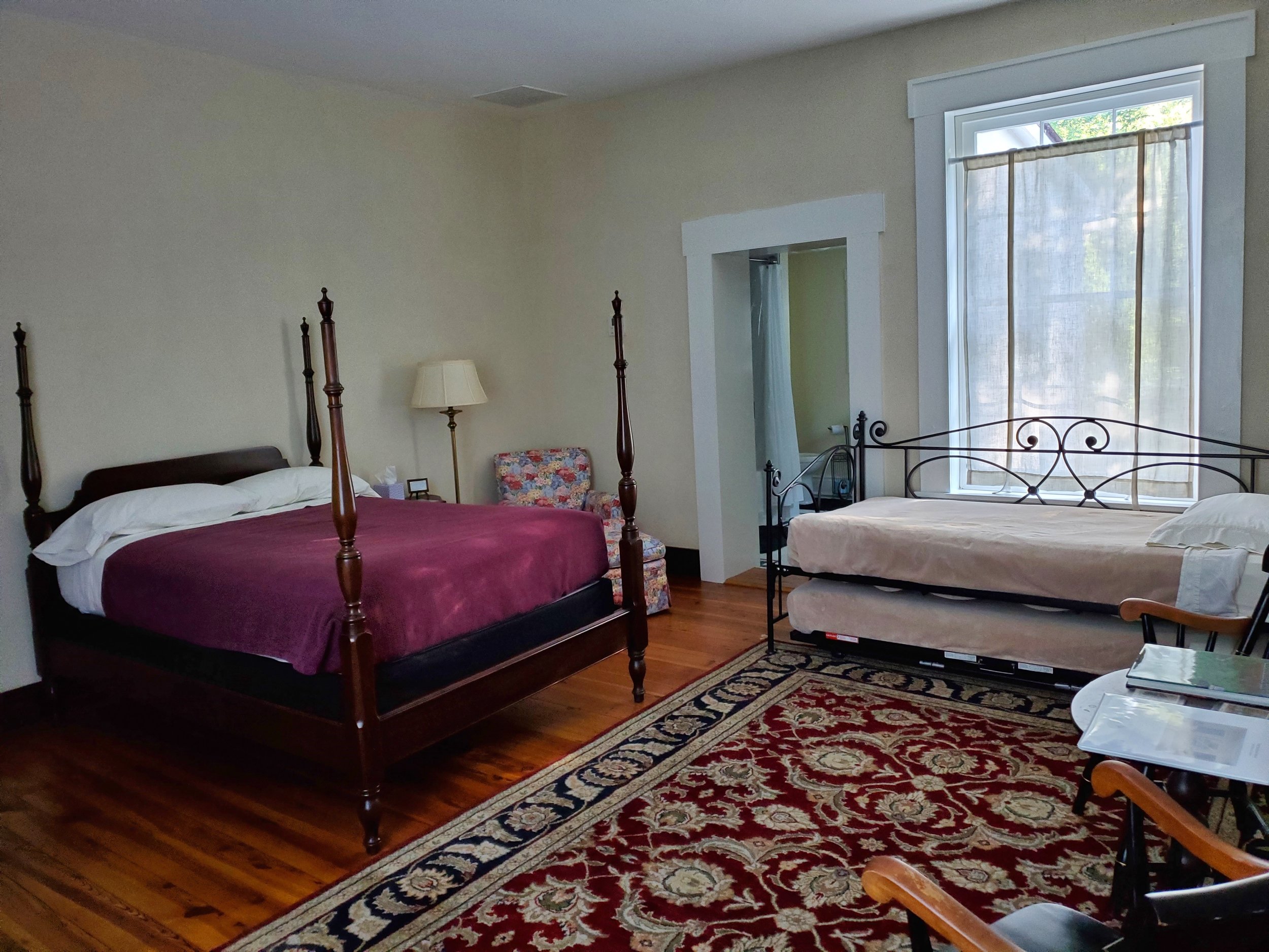Room, Cabbin and Shared Space | Book Your Mountain Stay Today